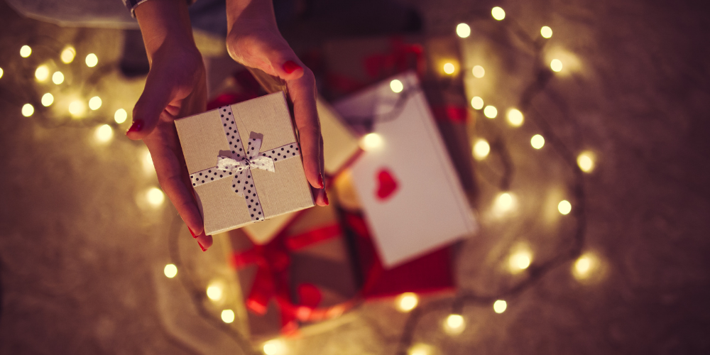 How much do Americans spend each year on Valentine's Day?